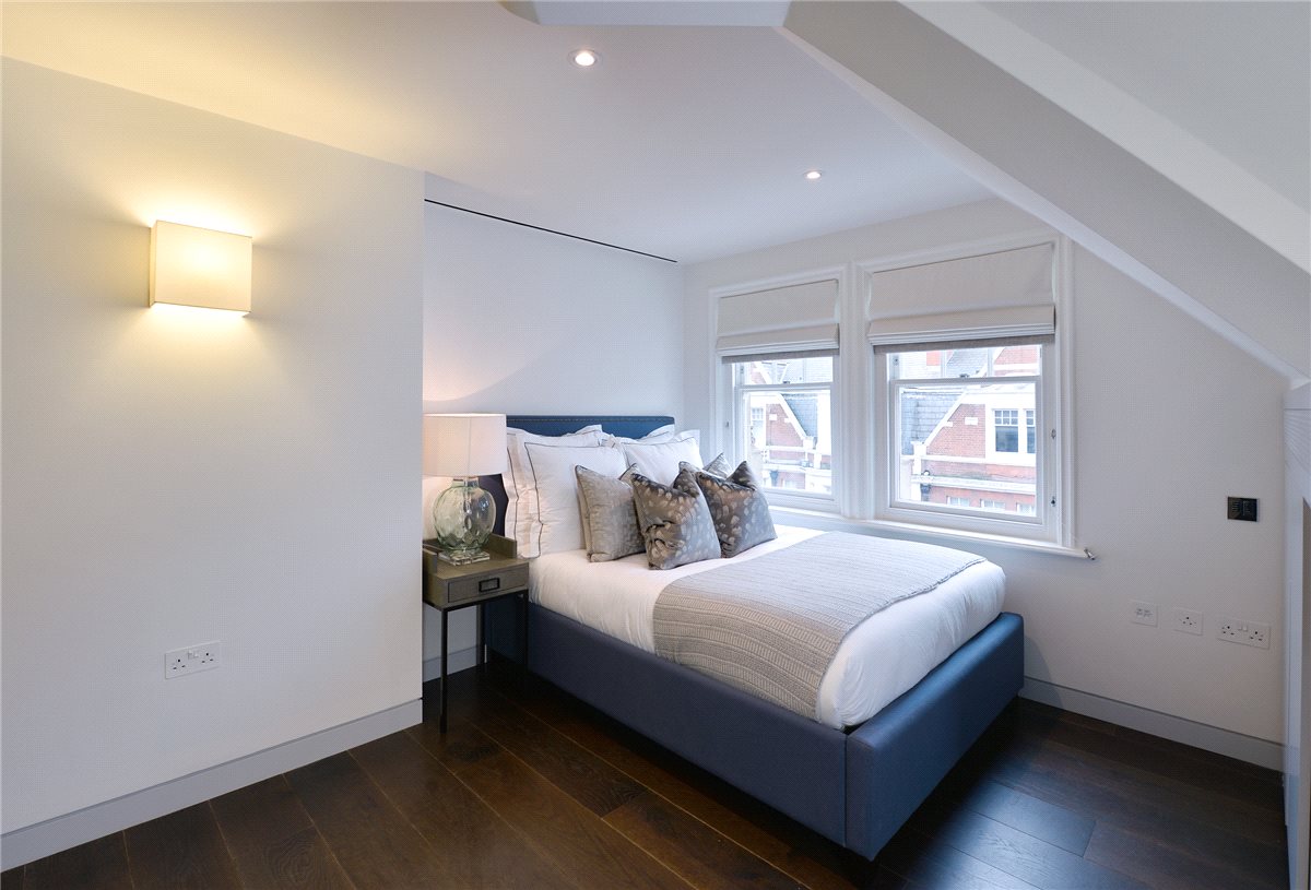2 bedroom Flat, Duke Street, Mayfair, W1K - Available, Image 15
