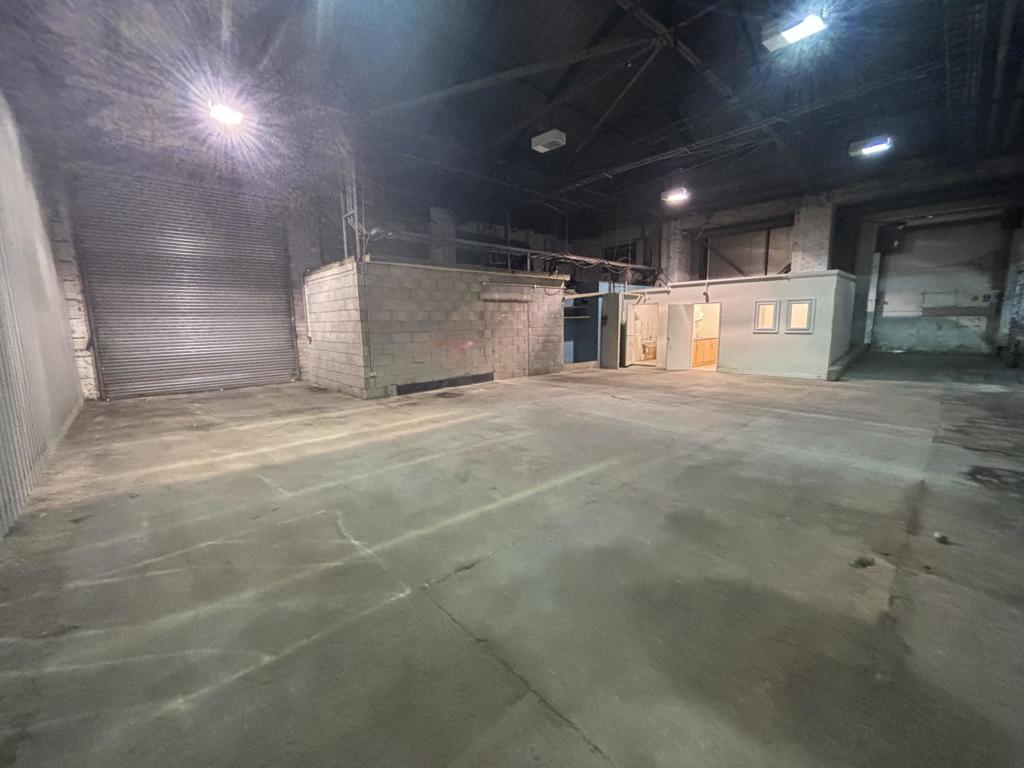 1907 Sq Ft, Walford Cross, Taunton, TA2 - Available, Image 1