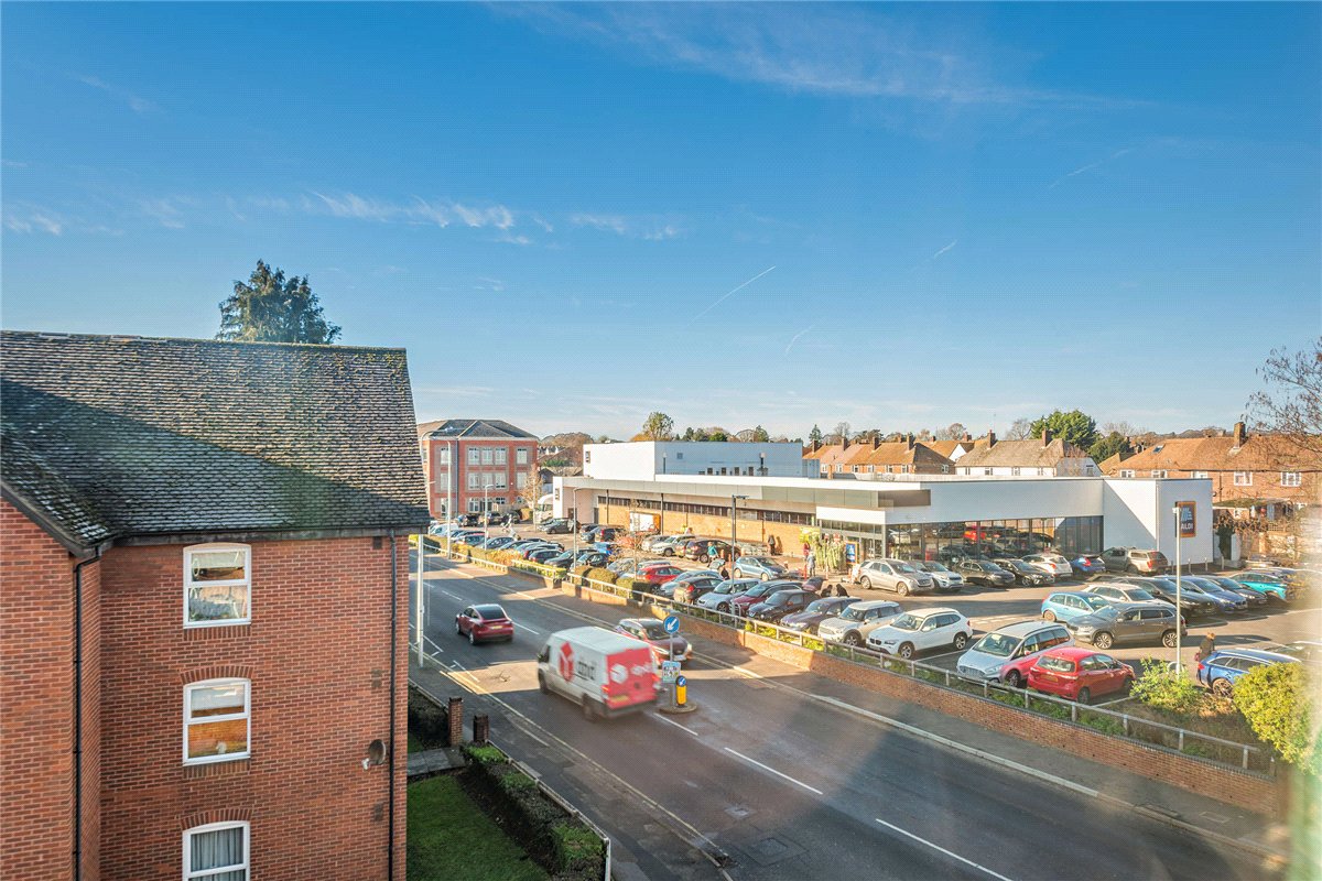 1 bedroom Flat, London Road, Newbury, RG14 - Sold, Image 13