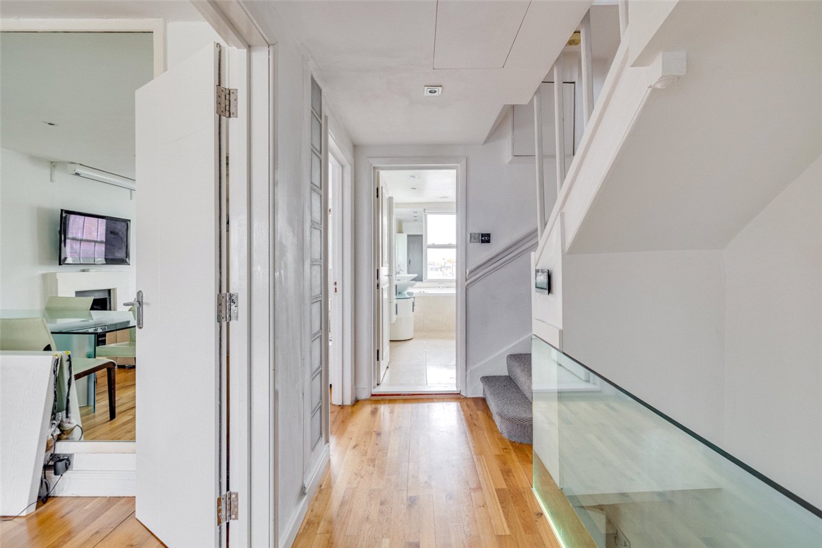 3 bedroom Flat, Ennismore Gardens, Knightsbridge, SW7 - Available, Image 18