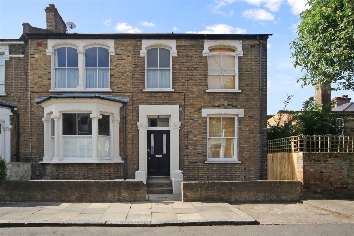 3 bedroom Flat, Winslade Road, London, SW2 - , Image 1