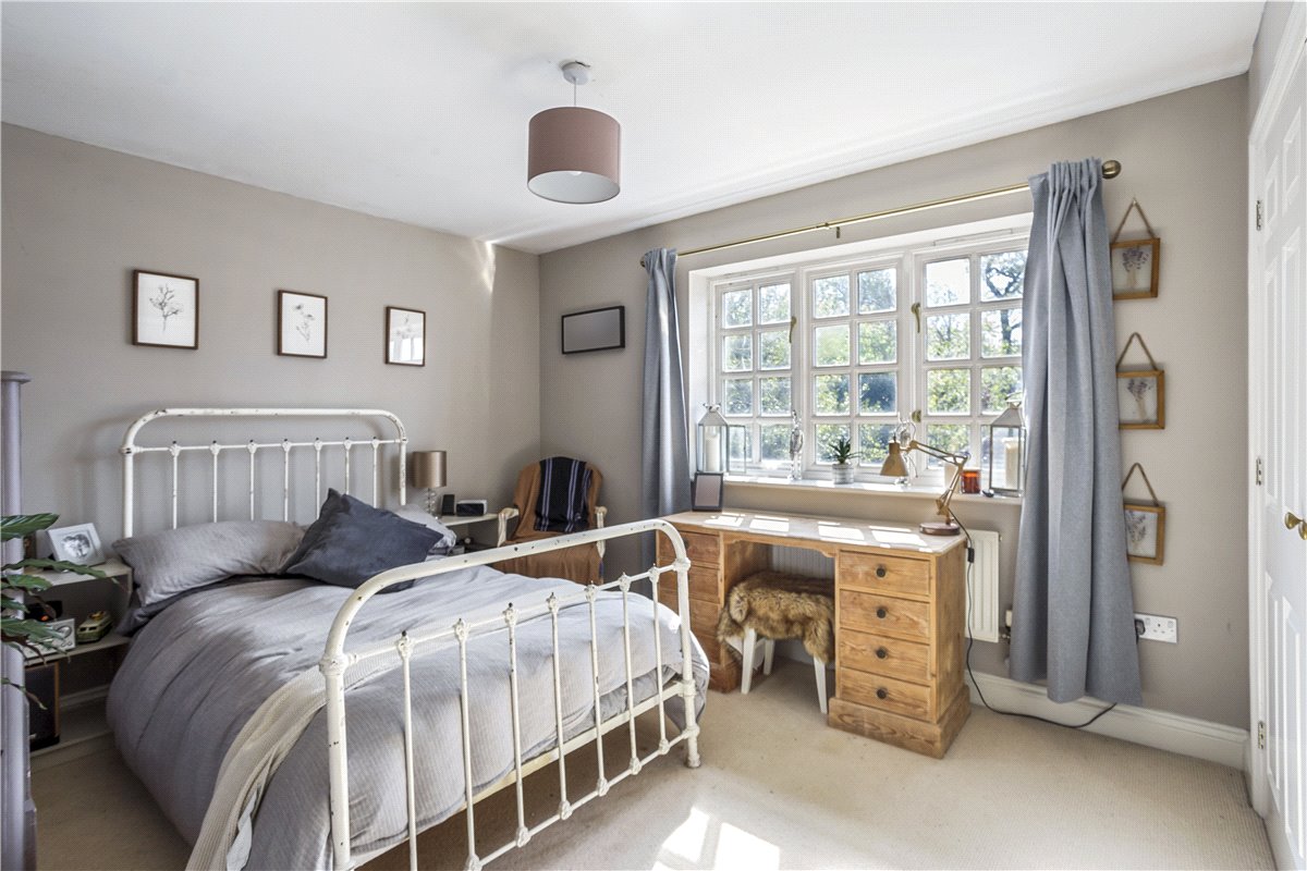 6 bedroom House, Kelham Gardens, Marlborough, SN8 - Available, Image 9