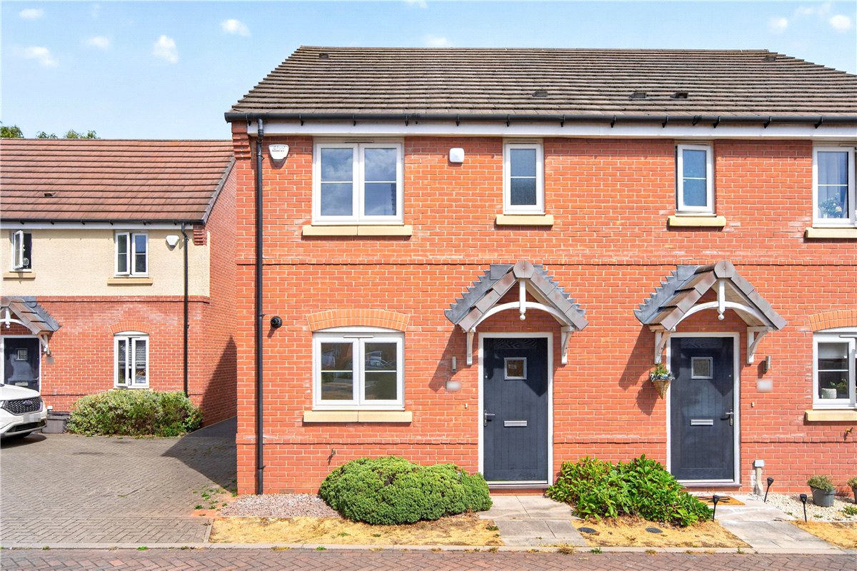 3 bedroom House, Measham, Swadlincote, DE12 - Available