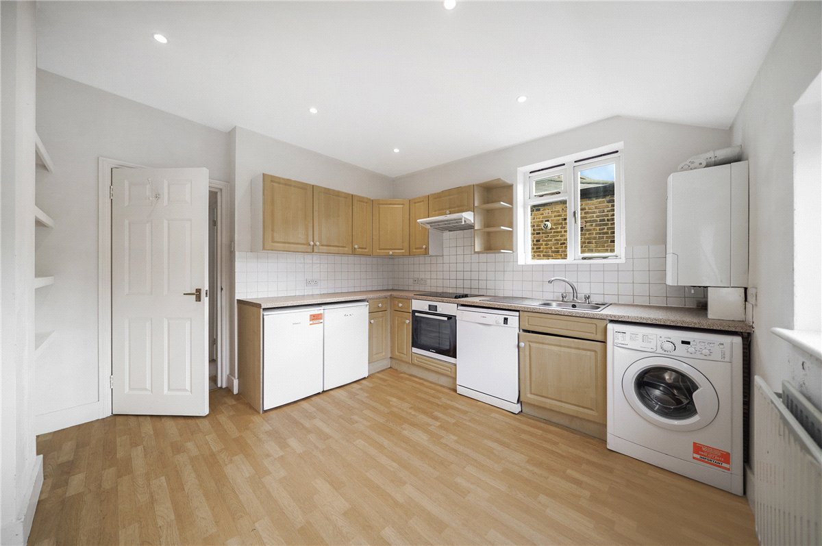 2 bedroom Maisonette, Edenvale Street, London, SW6 - Available