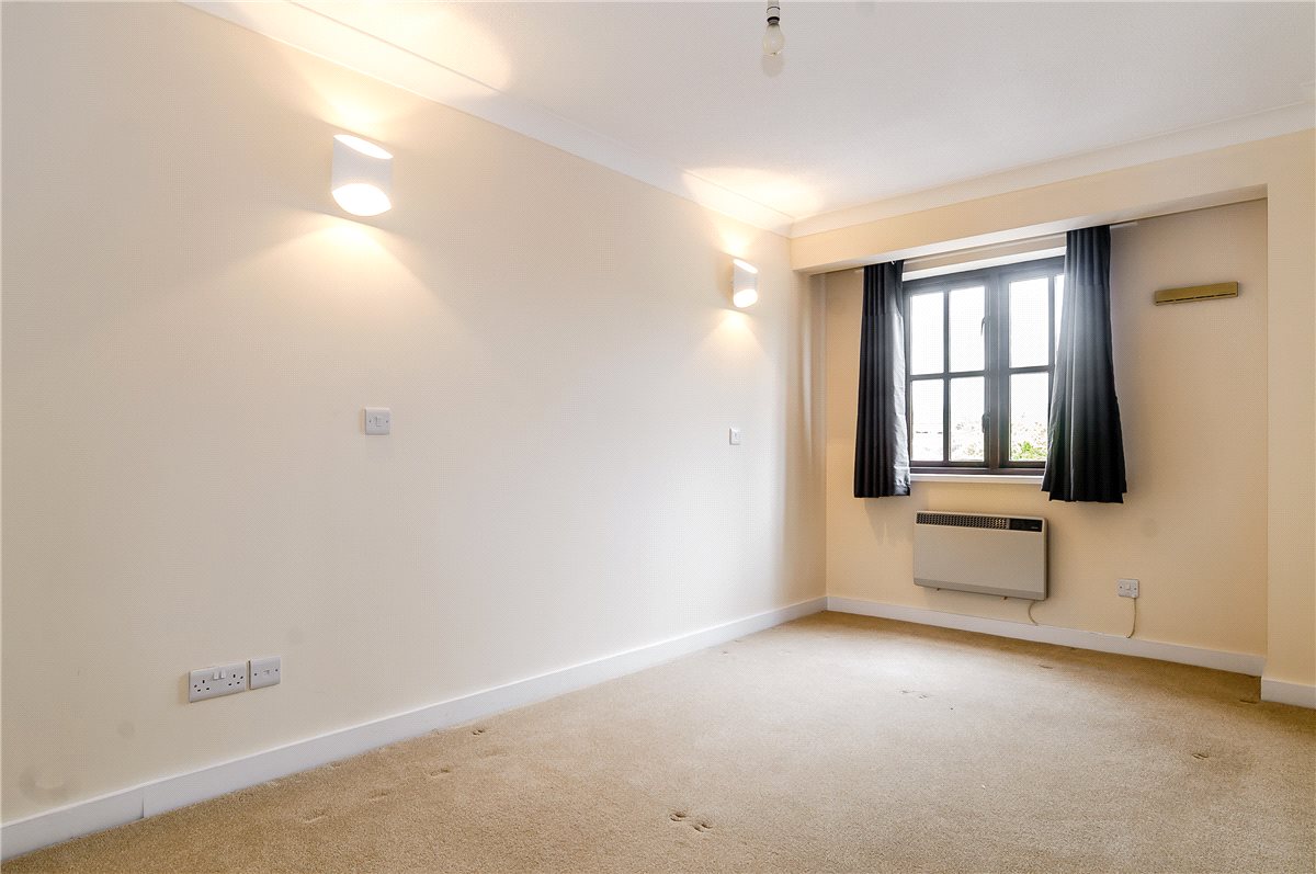 2 bedroom Flat, Old Ford Court, High Street, SN9 - Let Agreed, Image 3