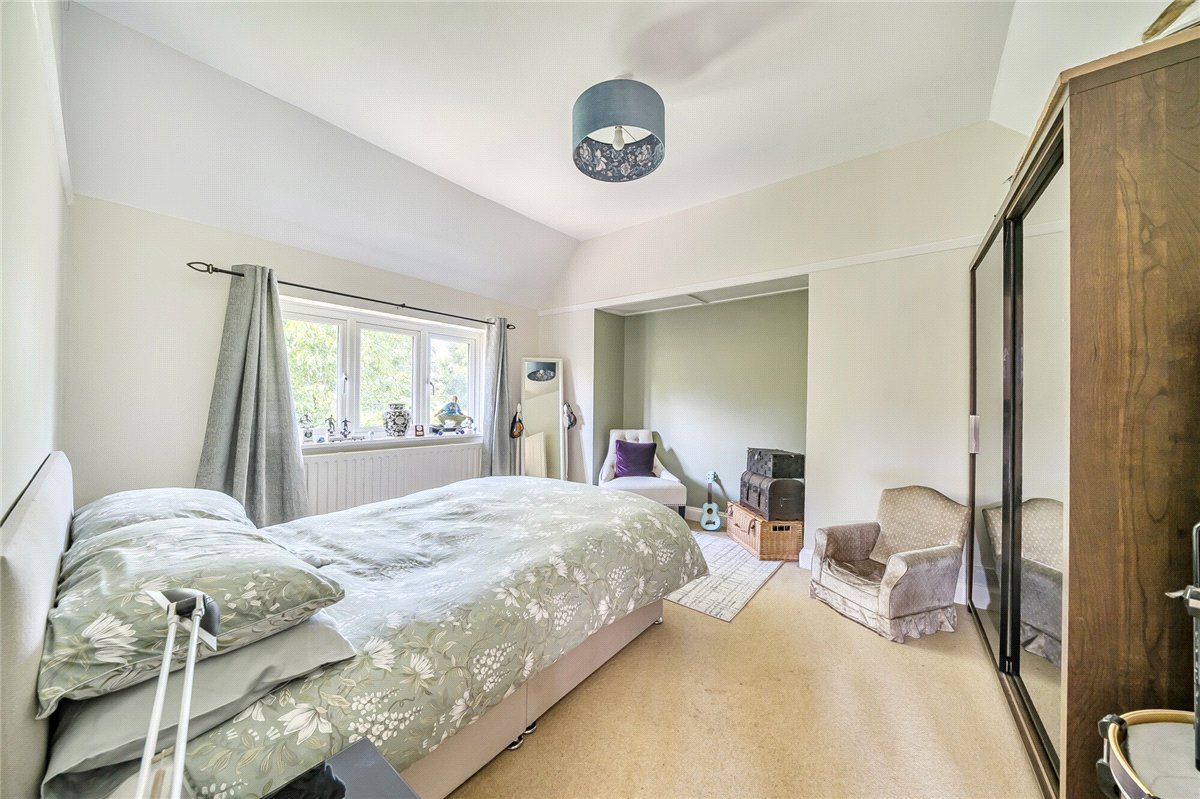 5 bedroom House, Leaze Road, Marlborough, SN8 - Available, Image 17