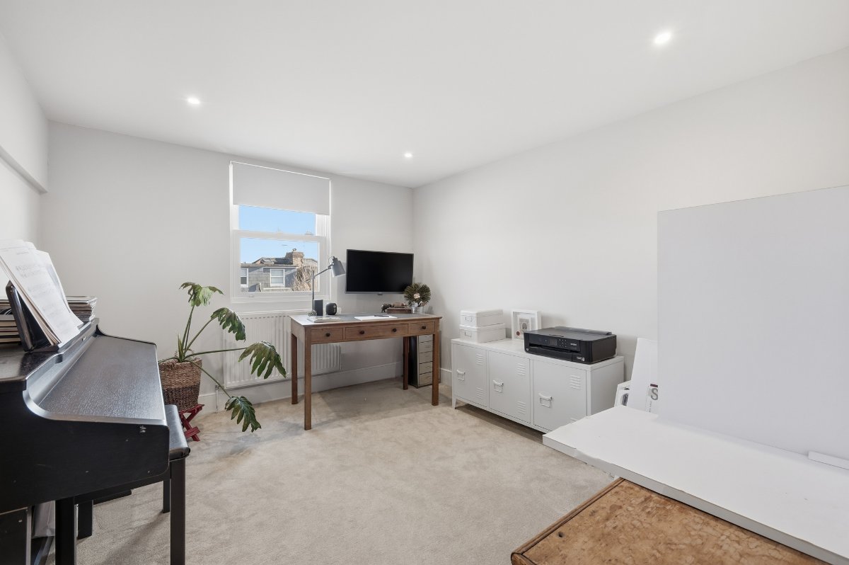 5 bedroom House, Second Avenue, London, SW14 - Sold, Image 18