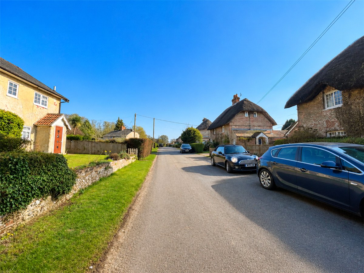 3 bedroom House, East Stratton, Winchester, SO21 - Available, Image 10