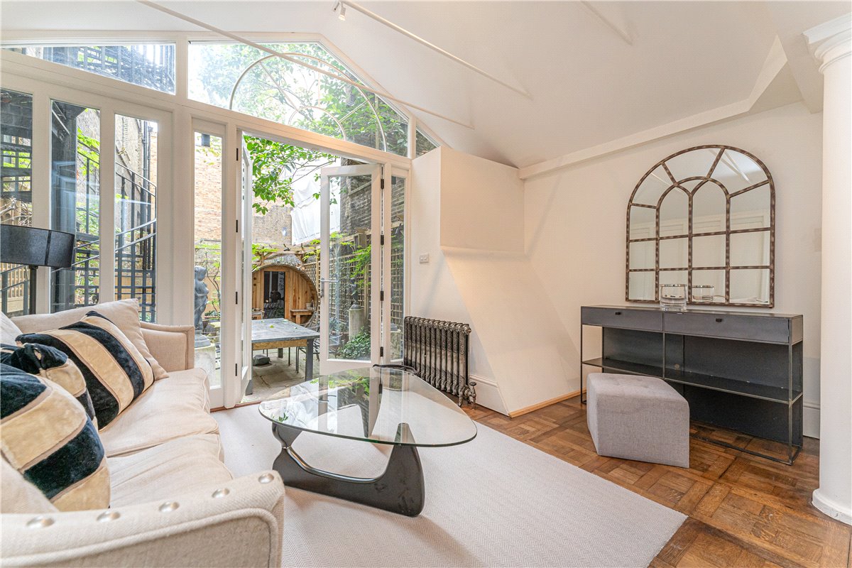 3 bedroom House, North Audley Street, London, W1K - Available