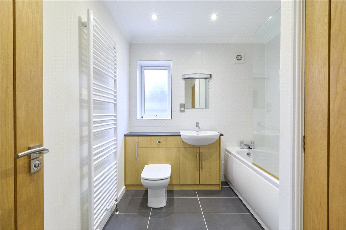 3 bedroom Bungalow, High Street, Waterbeach, CB25 - Available, Image 8