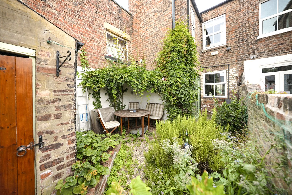 2 bedroom House, Neville Terrace, York, YO31 - Available, Image 2