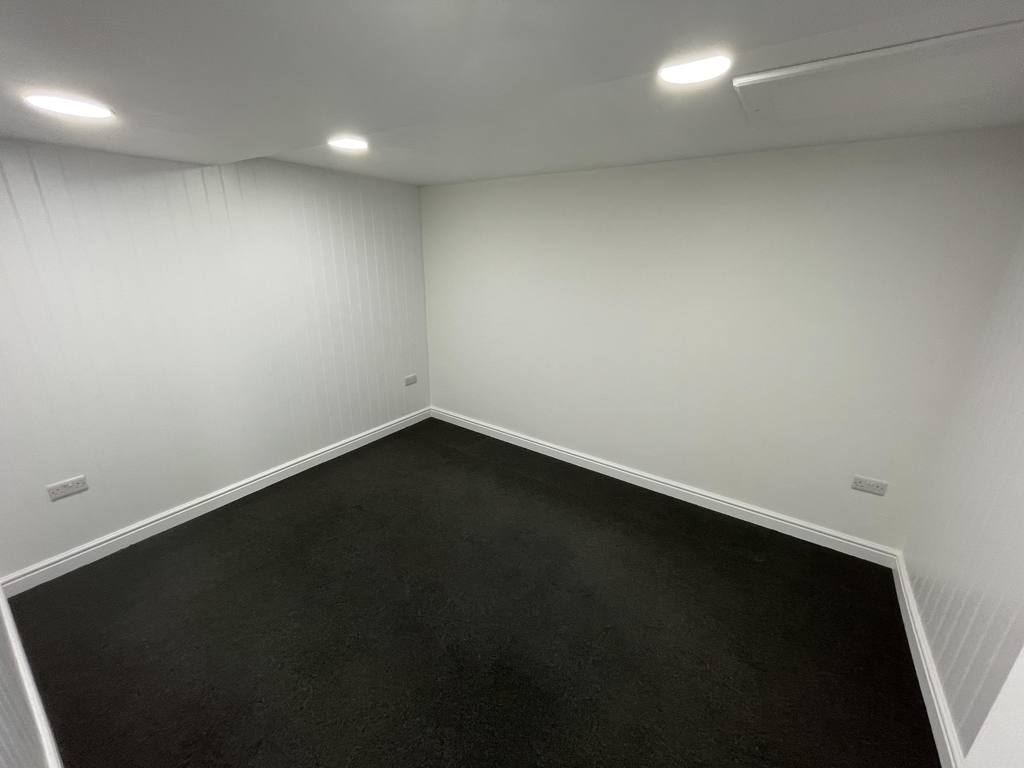 580 Sq Ft, Little Baldon Farm, Oxford, OX44 - Available, Image 2