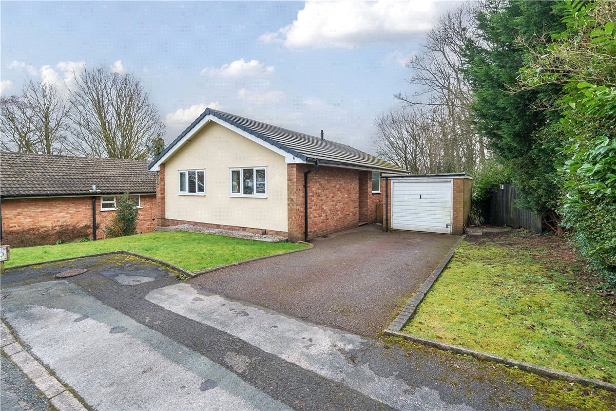 3 bedroom House, Kipling Close, Stockport, SK2 - Available