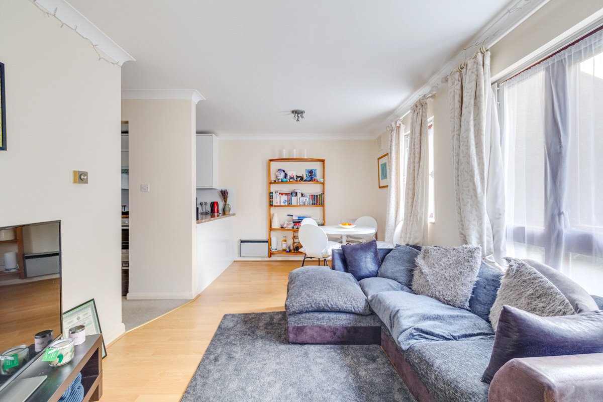 2 bedroom Flat, Maltings Place, Fulham, SW6 - Available