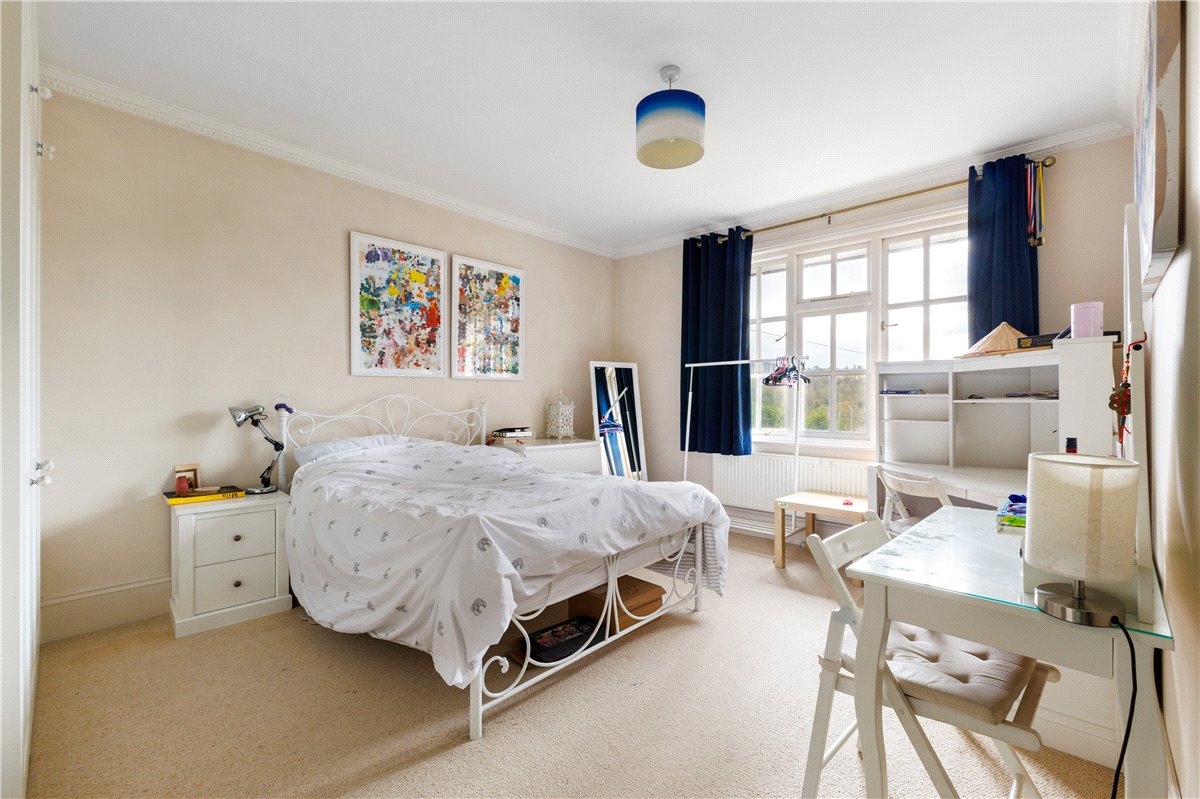 5 bedroom House, Bath Road, Marlborough, SN8 - Available, Image 18