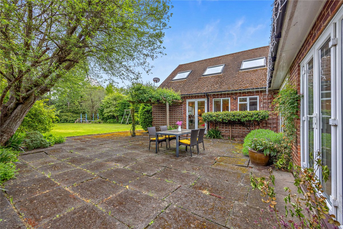 5 bedroom House, Andover Road, Newbury, RG14 - Available, Image 31