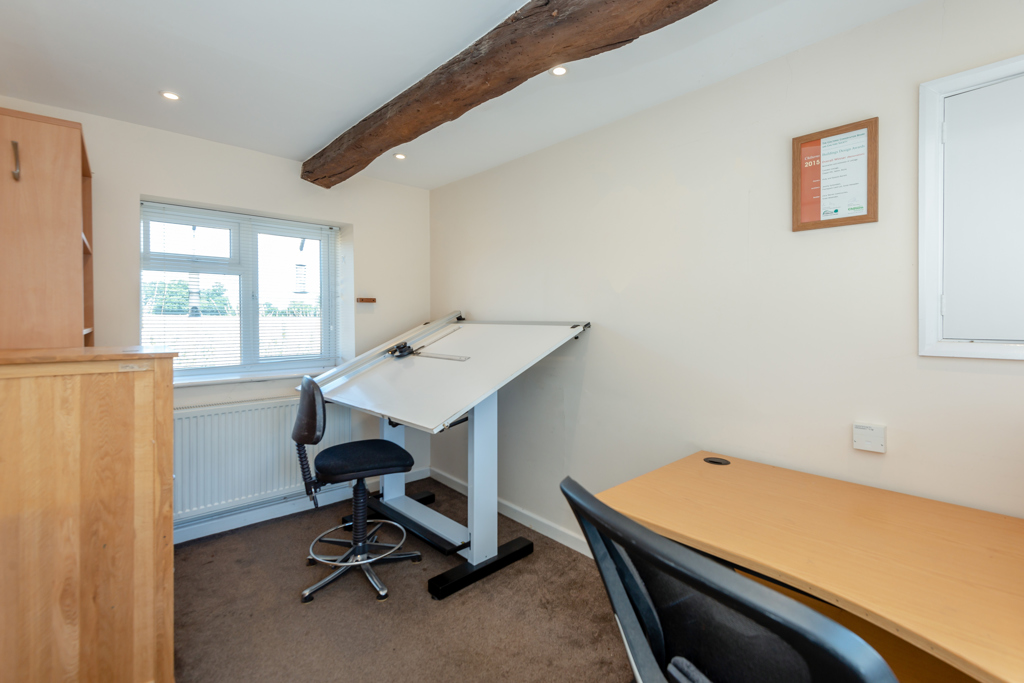 613 Sq Ft, Great Hampden, Great Missenden, HP16 - Available, Image 4