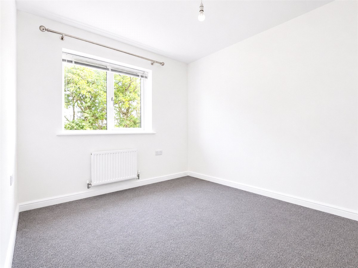 5 bedroom House, Stonyfield Road, Whiteley, PO15 - Available, Image 9