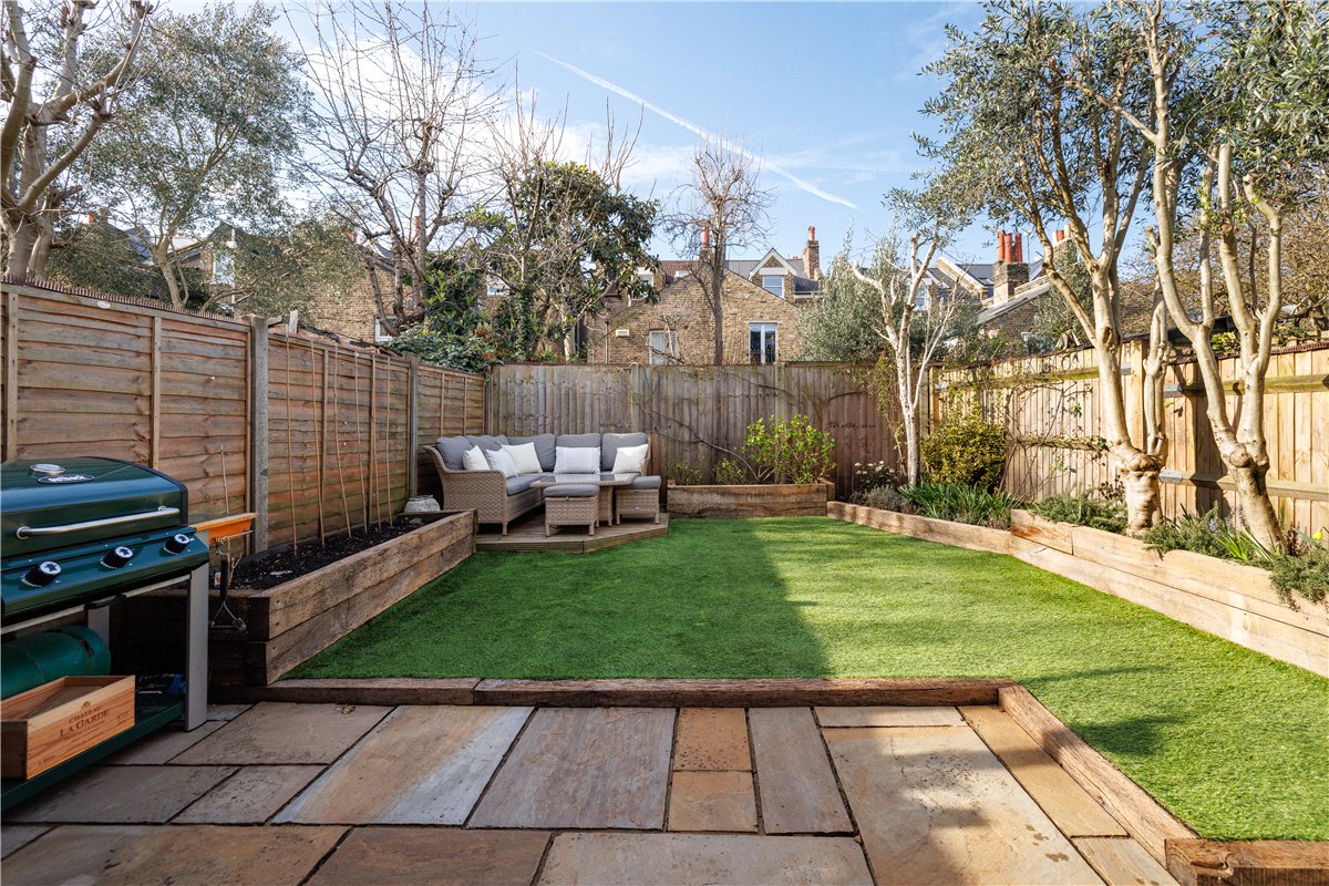 2 bedroom Flat, Birdhurst Road, London, SW18 - Available, Image 3
