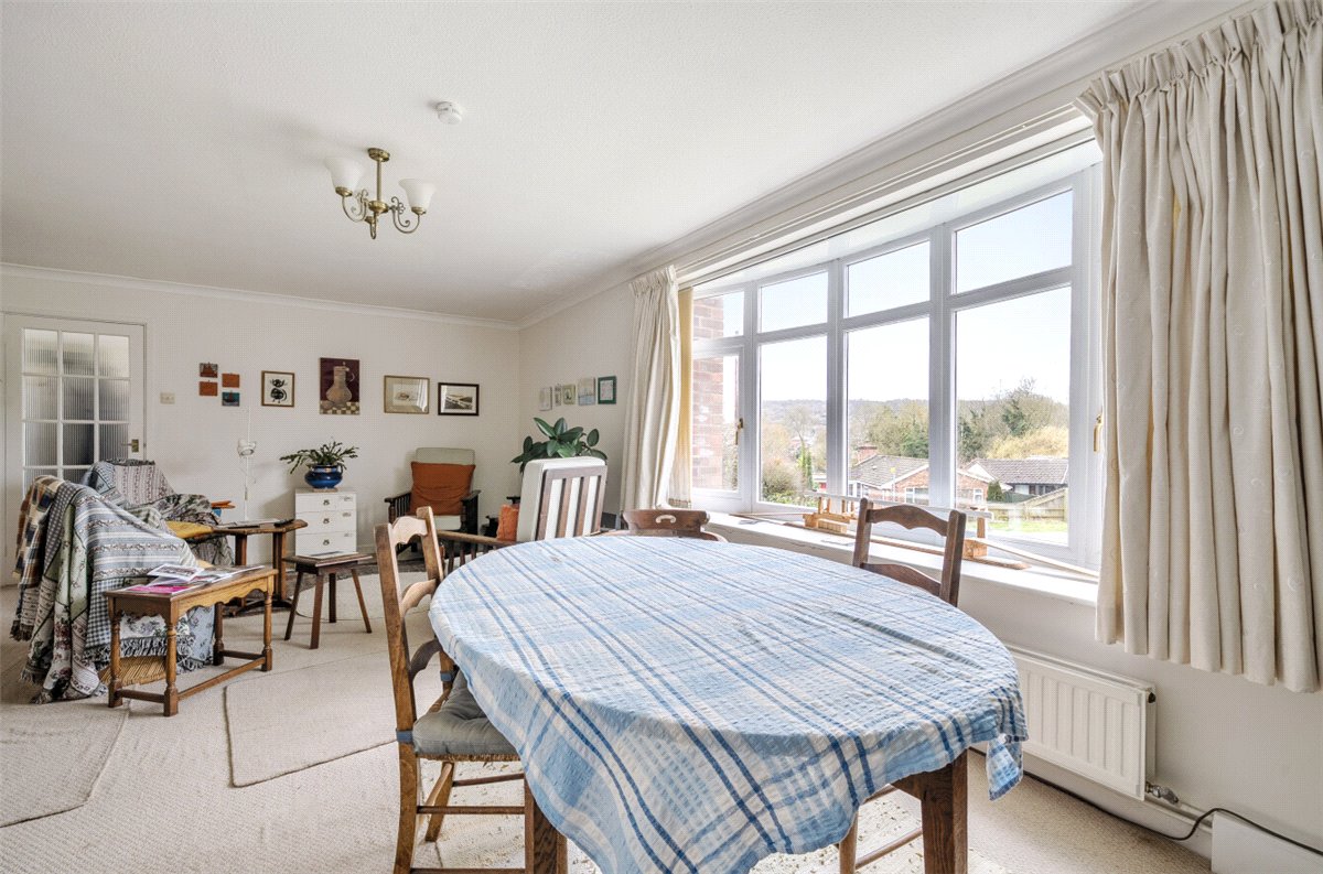 3 bedroom Bungalow, Vicarage Close, Marlborough, SN8 - Available, Image 3