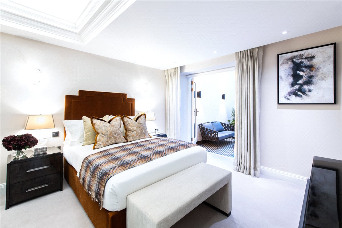 2 bedroom Maisonette, Prince Of Wales Terrace, Kensington, W8 - Available, Image 3