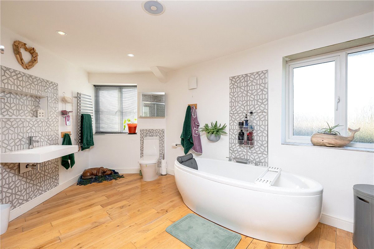 5 bedroom House, East Lea View, Cayton, YO11 - Available, Image 16