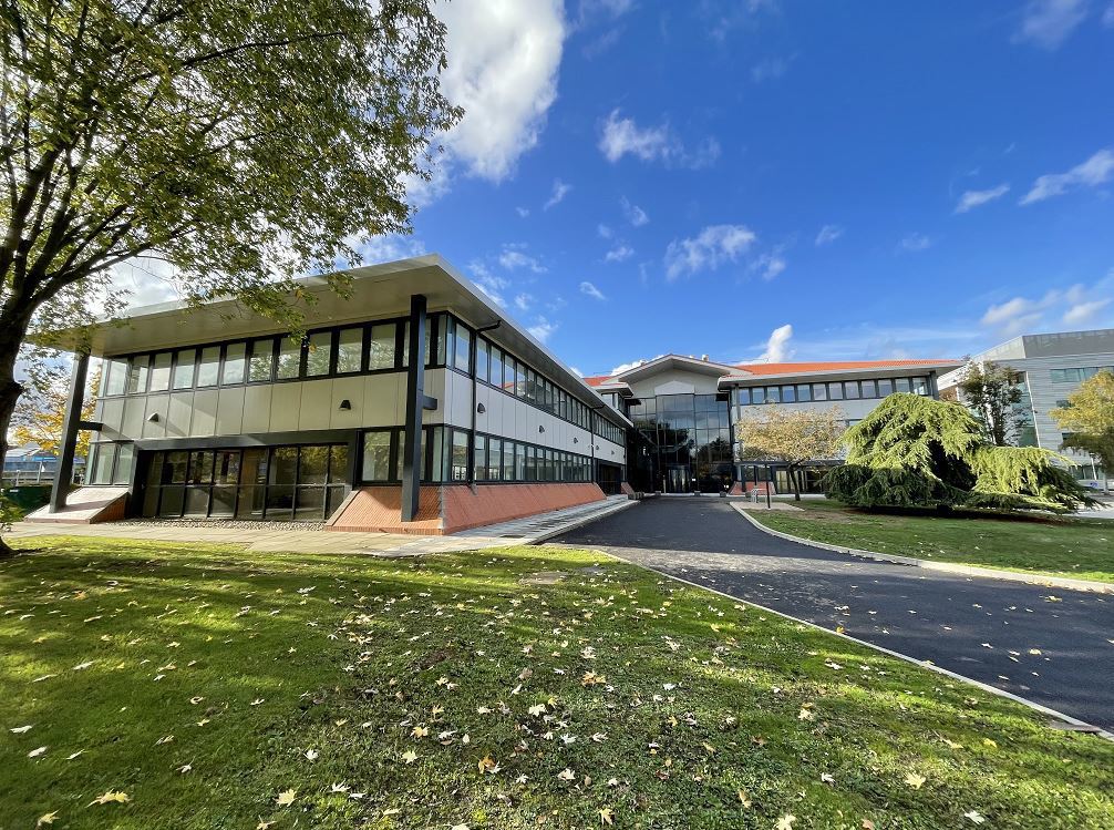 3000 to 15563 Sq Ft, Milton Road, Cambridge, CB4 - Available