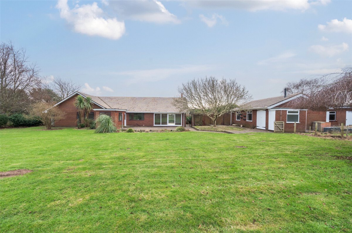 4 bedroom Bungalow, Darnford Lane, Lichfield, WS14 - Available, Image 9