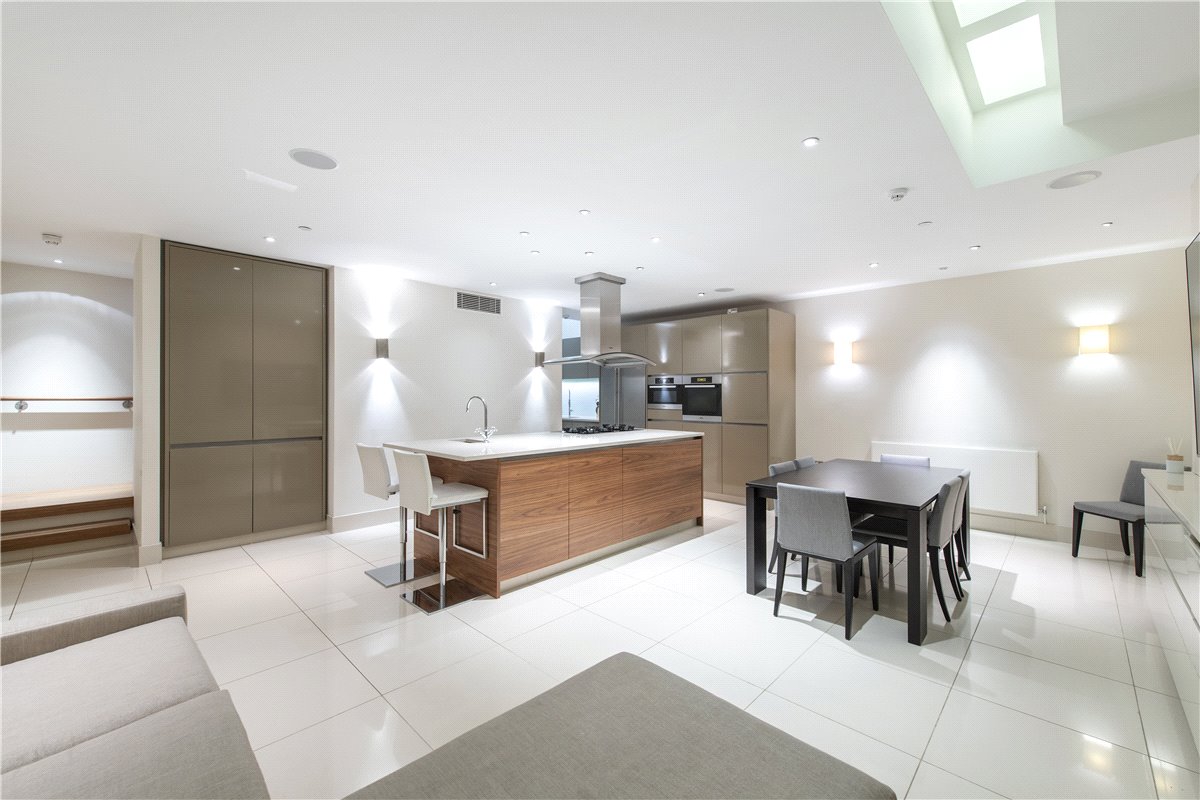 3 bedroom House, Wilton Row, Knightsbridge, SW1X - Available, Image 25