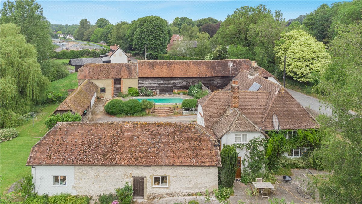 4 bedroom House, Farley Street, Nether Wallop, SO20 - Available, Image 2