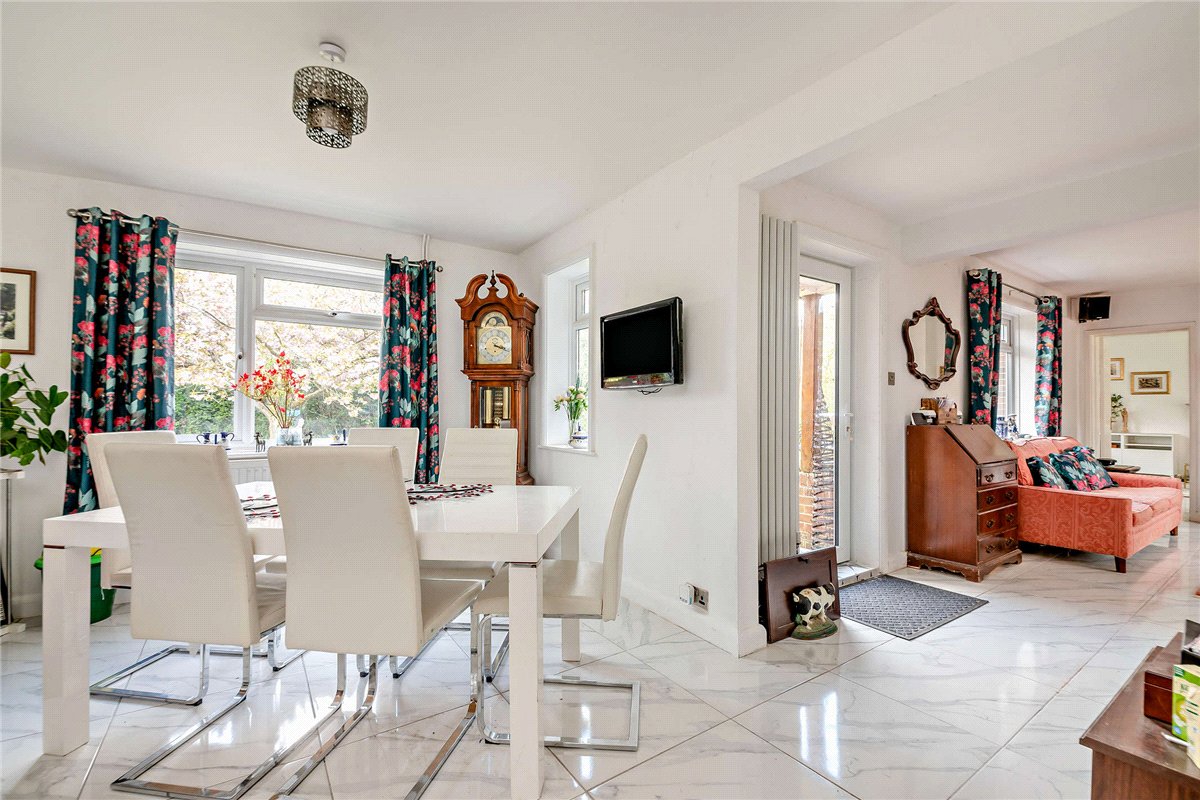 4 bedroom House, George Street, Kingsclere, RG20 - Available, Image 3