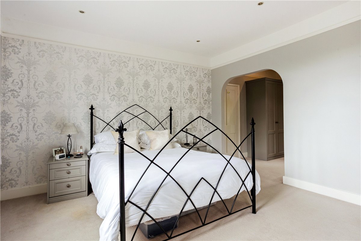 6 bedroom House, Bath Road, Marlborough, SN8 - Available, Image 14