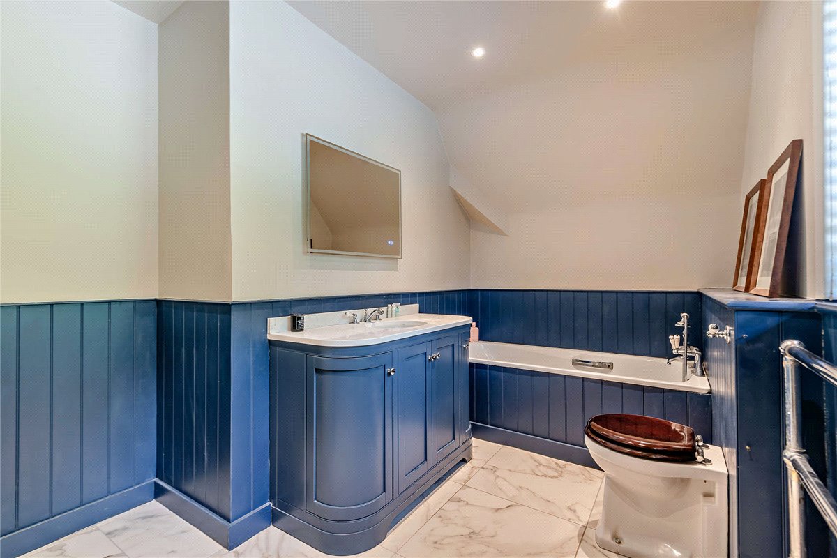 4 bedroom House, Bishops Green, Newbury, RG20 - Sold STC, Image 4