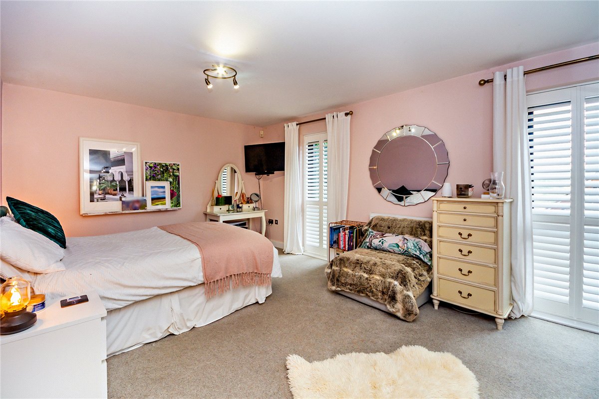 4 bedroom House, Oxford Road, Donnington, RG14 - Available, Image 6