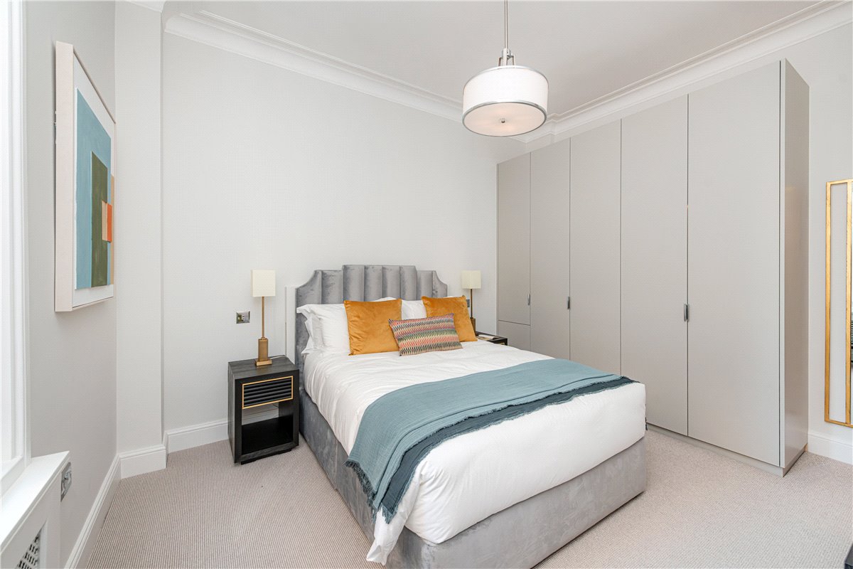 2 bedroom Flat, Park Street, Mayfair, W1K - Available, Image 8