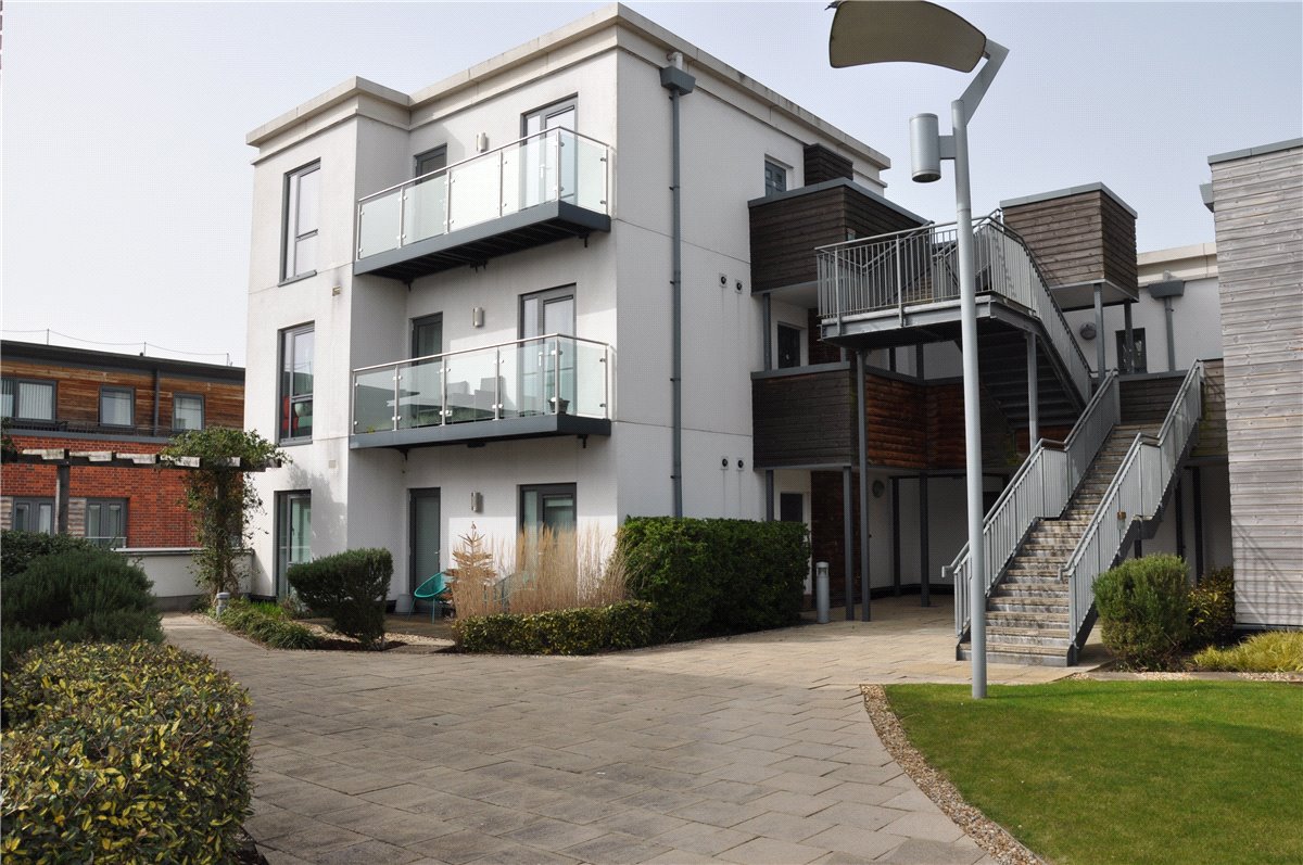 2 bedroom Flat, Park Way, Newbury, RG14 - Let Agreed