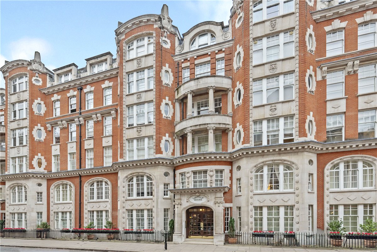 2 bedroom Flat, Lincoln House, Basil Street, SW3 - Available, Image 2