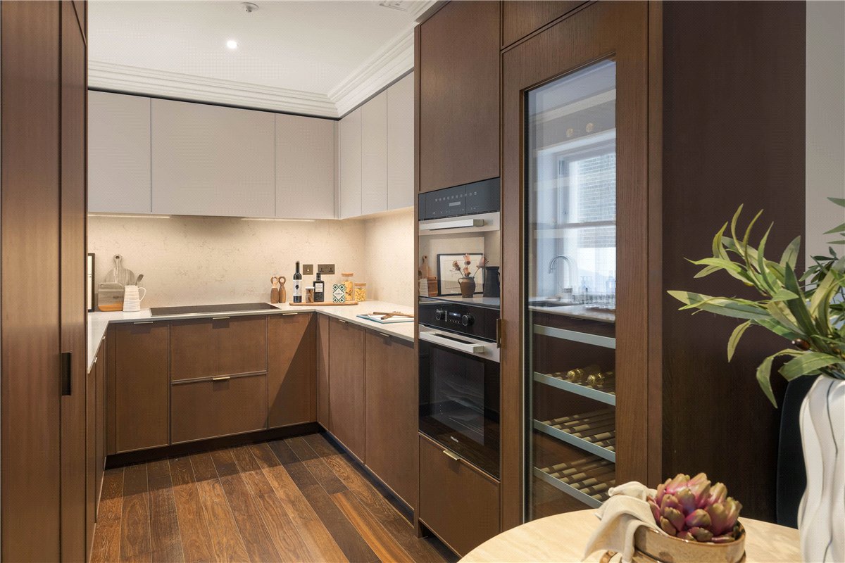 3 bedroom Flat, Charles Street, London, W1J - Available, Image 5