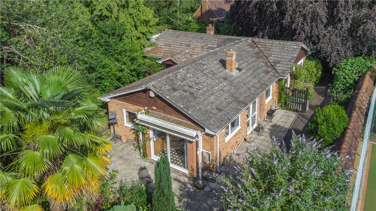 3 bedroom Bungalow, Stockbridge Road, Winchester, SO22 - Available