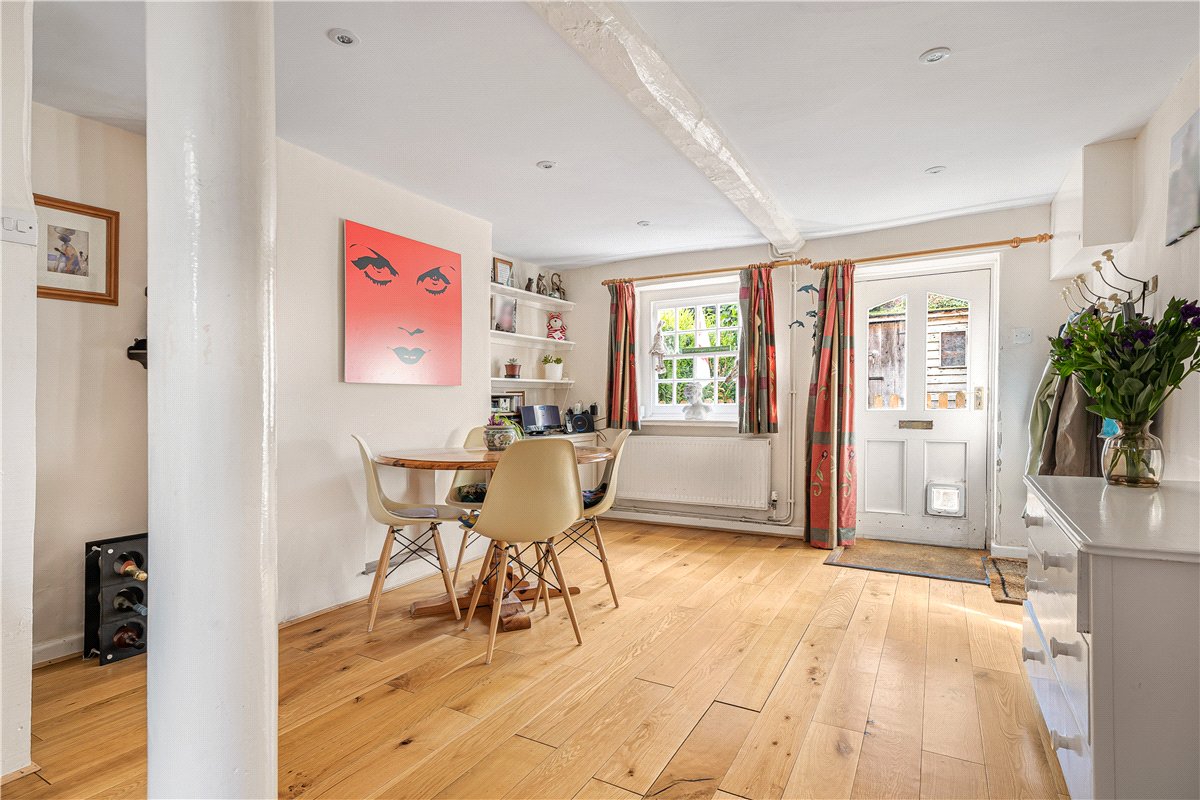 3 bedroom House, Wellington Place, High Street, SN8 - Available, Image 6