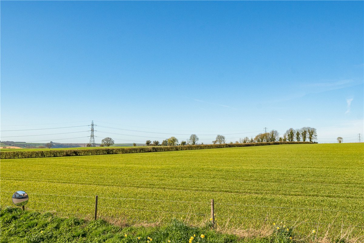 2 bedroom Cottage, Broad Street, Beechingstoke, SN9 - Available, Image 1