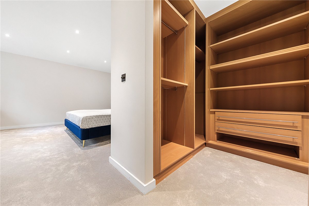 2 bedroom Flat, Canal Boulevard, Camden, NW1 - , Image 6