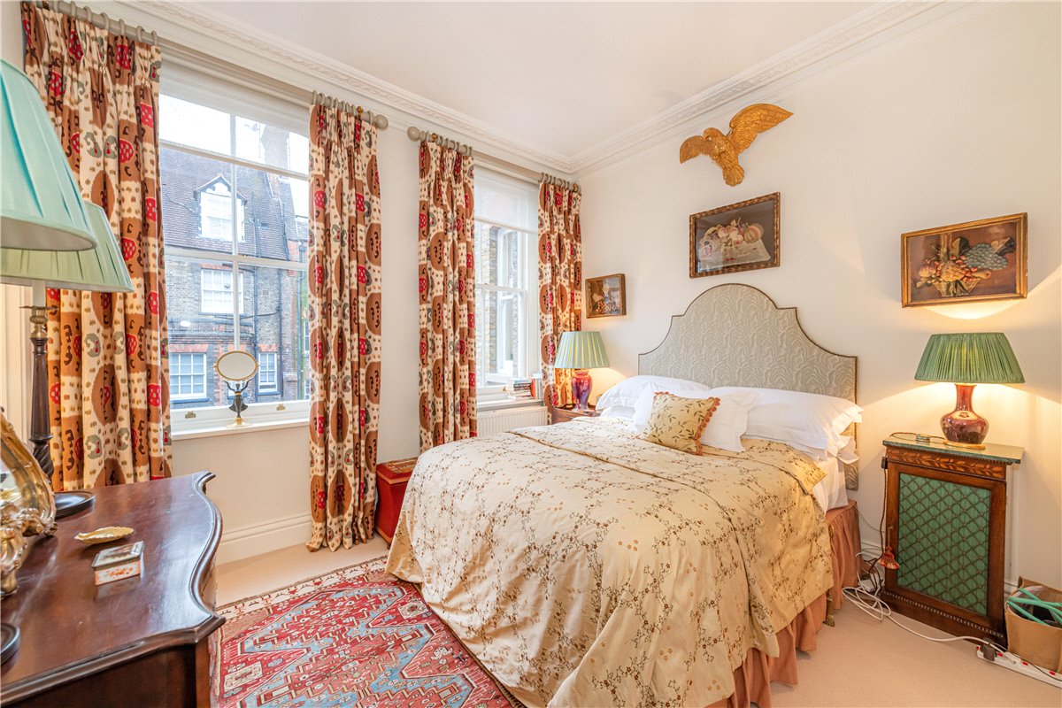 2 bedroom Flat, Mount Street, Mayfair, W1K - Available, Image 17