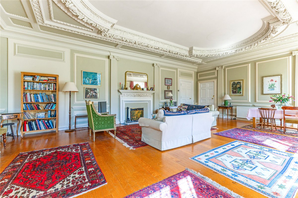 5 bedroom House, Stockcross, Newbury, RG20 - Available, Image 2