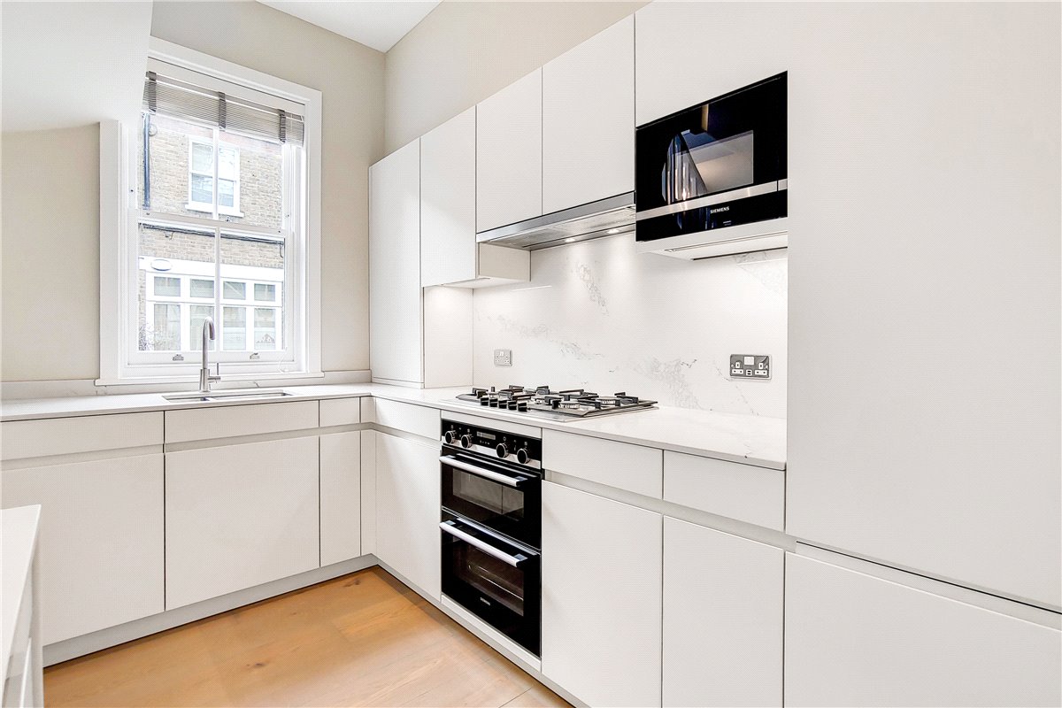 2 bedroom House, Montagu Mews South, Marylebone, W1H - Available, Image 2