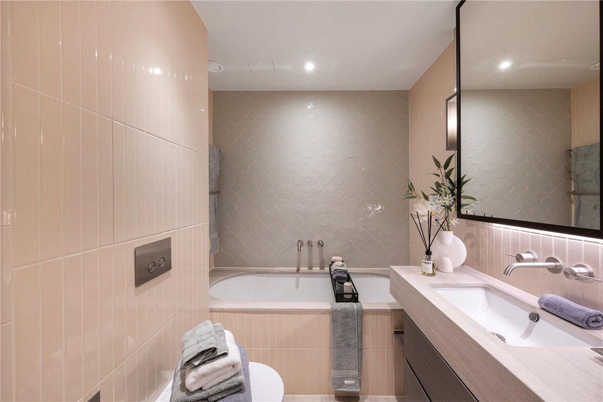 4 bedroom Flat, Waterfront Drive, Chelsea Waterfront, SW10 - Available, Image 1