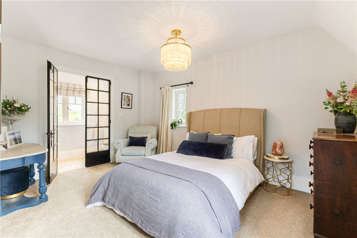 5 bedroom House, The Fairway, Devizes, SN10 - Available, Image 21