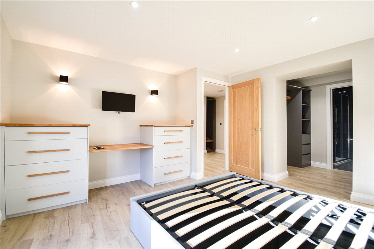 2 bedroom Flat, High Street, Cottenham, CB24 - Available, Image 5