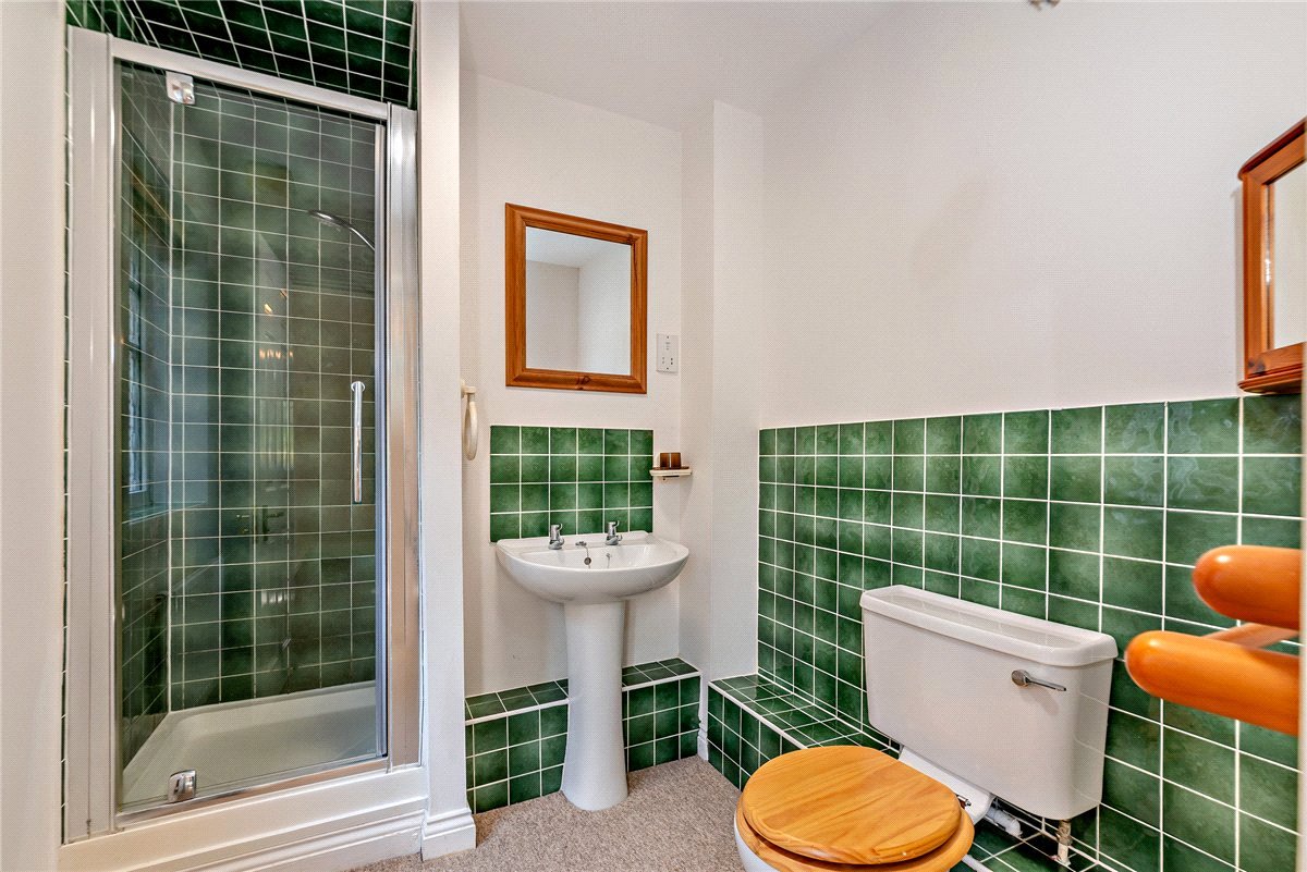2 bedroom Flat, Newtown Road, Newbury, RG14 - Sold STC, Image 8