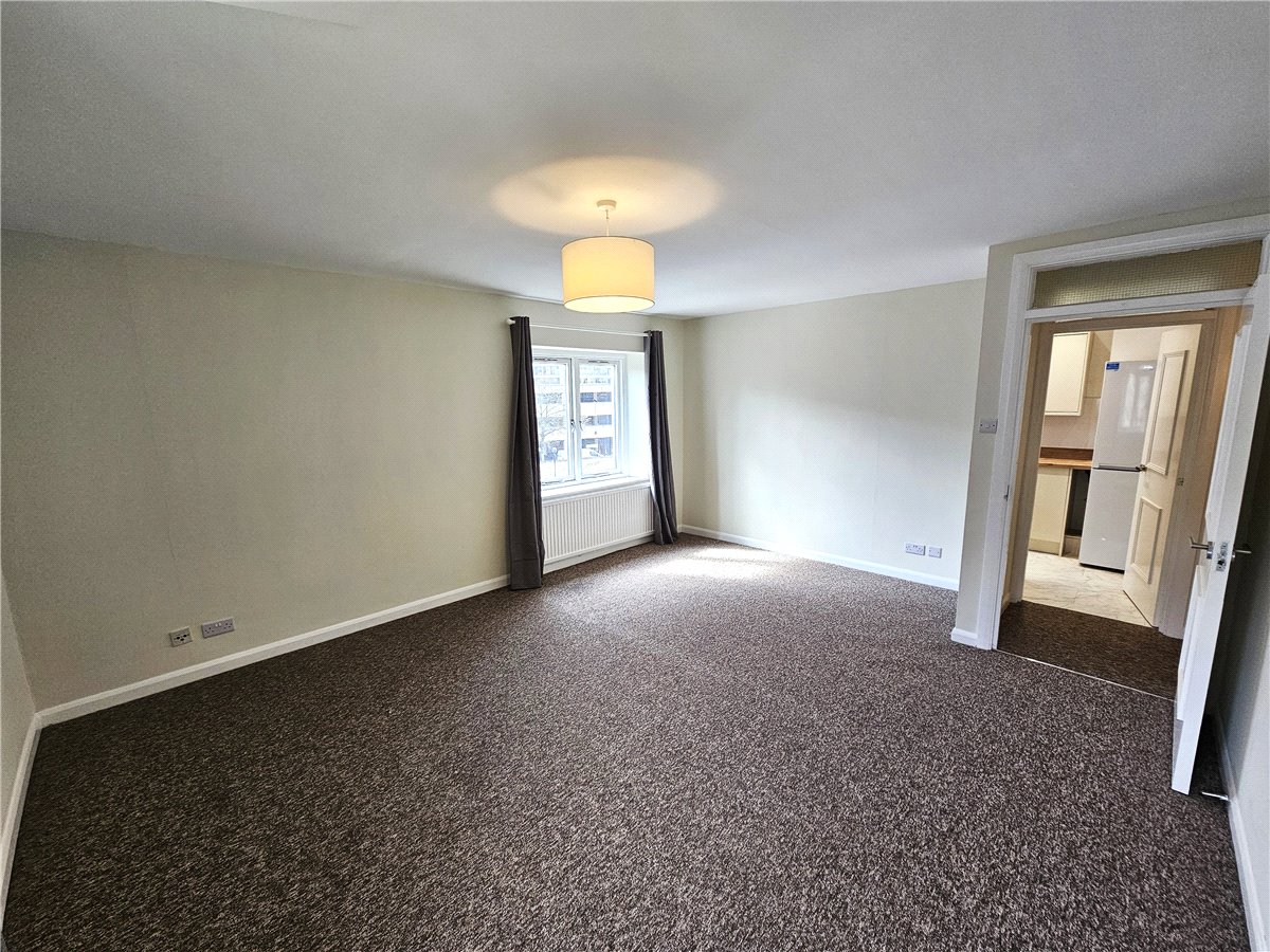 3 bedroom Flat, Caxton Court, Grove Street, BA2 - Let Agreed, Image 5
